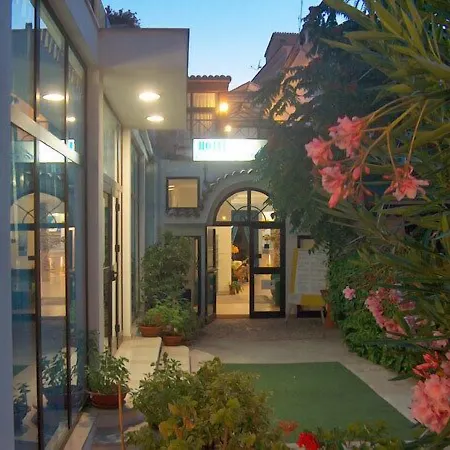 Otel Piccolo Paradiso Di 3*