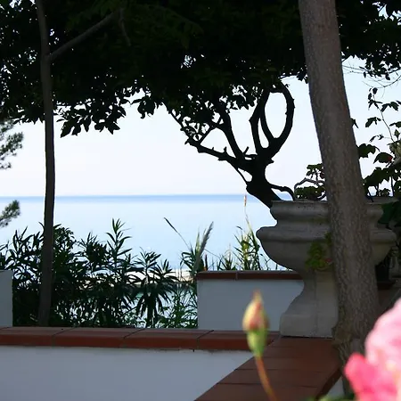 Piccolo Paradiso Di Hotel 3*