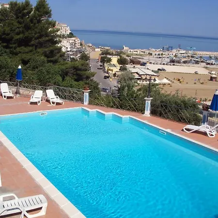 Piccolo Paradiso Di Hotel 3*