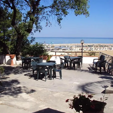 Piccolo Paradiso Di Hotel 3*