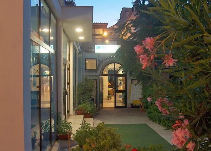 Otel Piccolo Paradiso Di 3*
