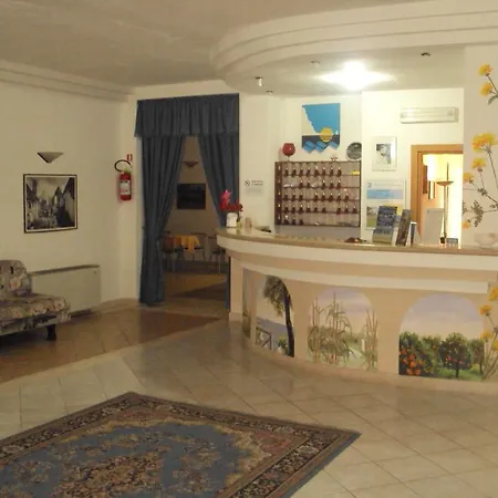 מלון Piccolo Paradiso Di 3*